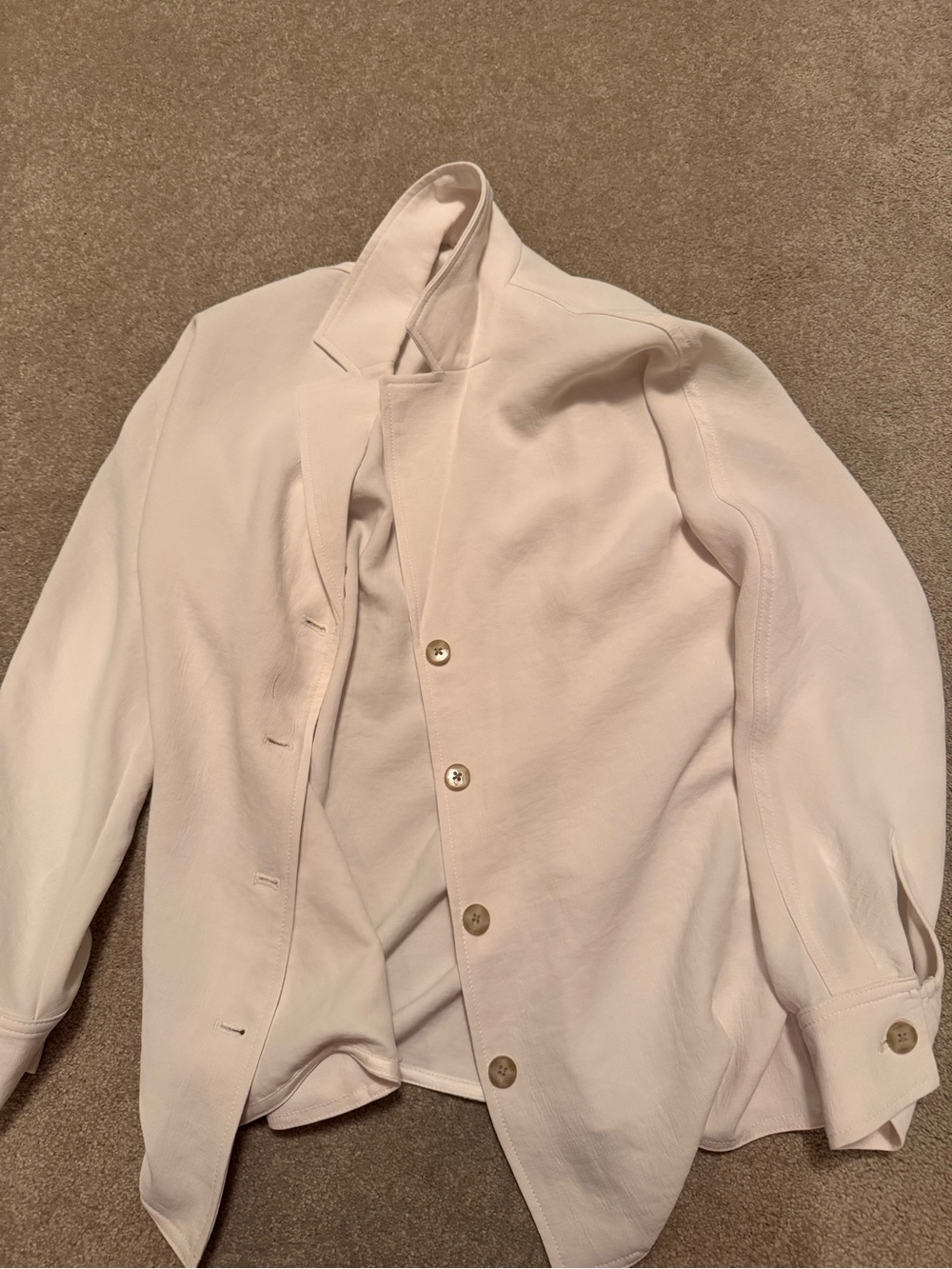 Aritzia Freeform shirt in cream**** xs